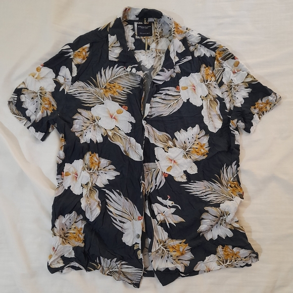 ● Denim & Flower | Button down Shirt - Picture 2 of 9